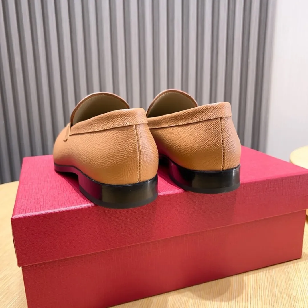 Factory P620💰🔥《Ferragamo》👏Latest•High-end top brand luxury~purchasing agent, top~quality. New fashionable business men's shoes🔜The uppers are made of original cashmere cowhide➕cowhide·lining, with fine workmanship. The original stylish and soft combination wear-resistant and non-slip outsole is light and comfortable on the feet. The real thing looks better in real life. Size: 38/44